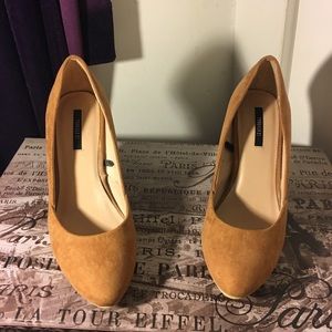 ⭐️SOLD⭐️Camel colored Heels